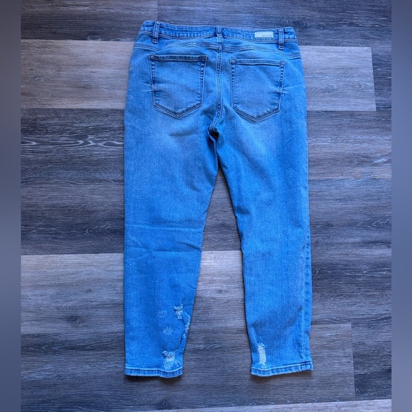 Miss Me Women’s Light Wash Distressed Ankle Skinny Jeans Size 31 - Picture 9 of 11